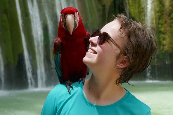 Laura mit Ara